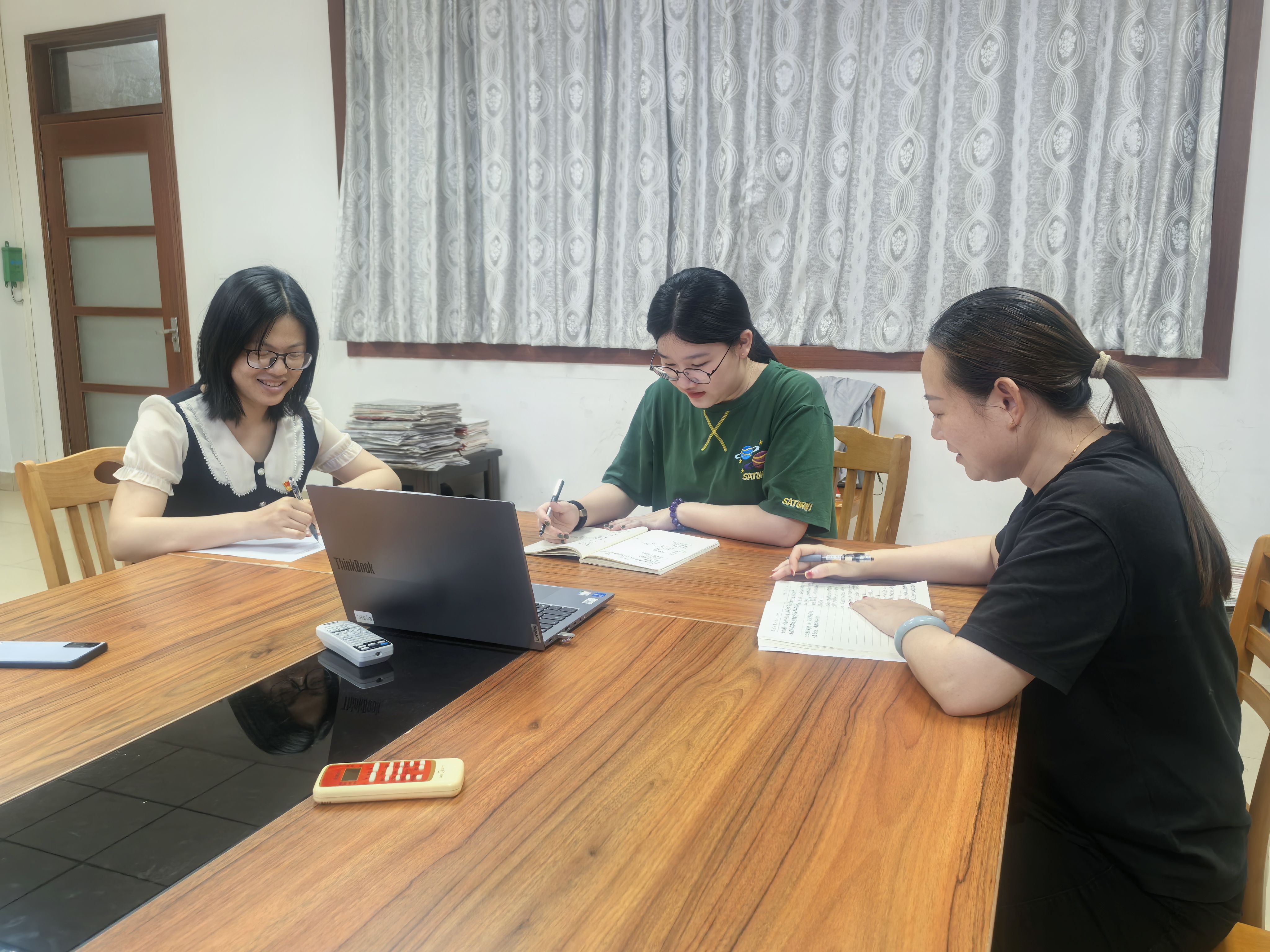 支委会议照片.jpg